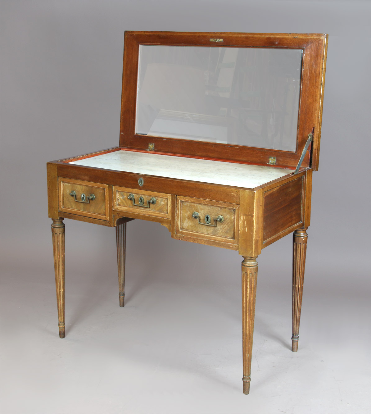  MESA TOILETTE DE ESTILO LUIS XVI. 