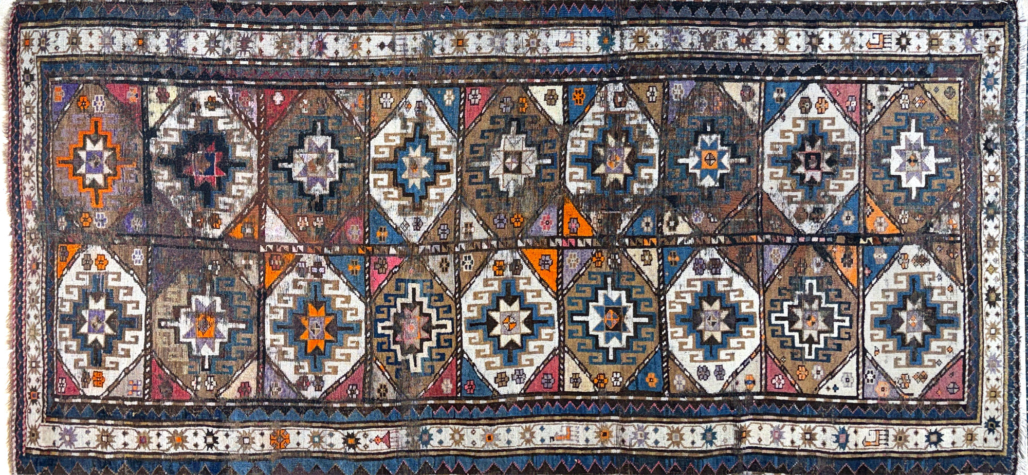  ANTIGUA ALFOMBRA CAUCASICA DE LANA TEJIDA A MANO. 