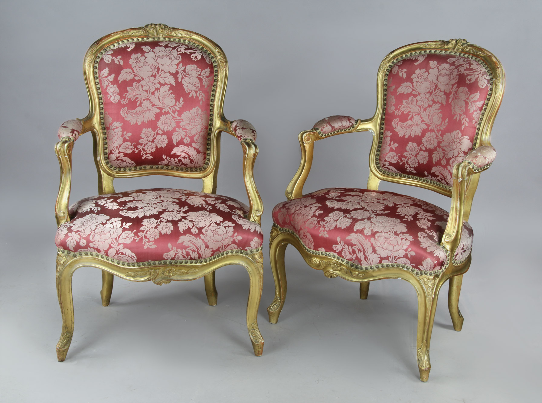  PAR DE ANTIGUOS SILLONES FRANCESES DE ESTILO LUIS XV. 