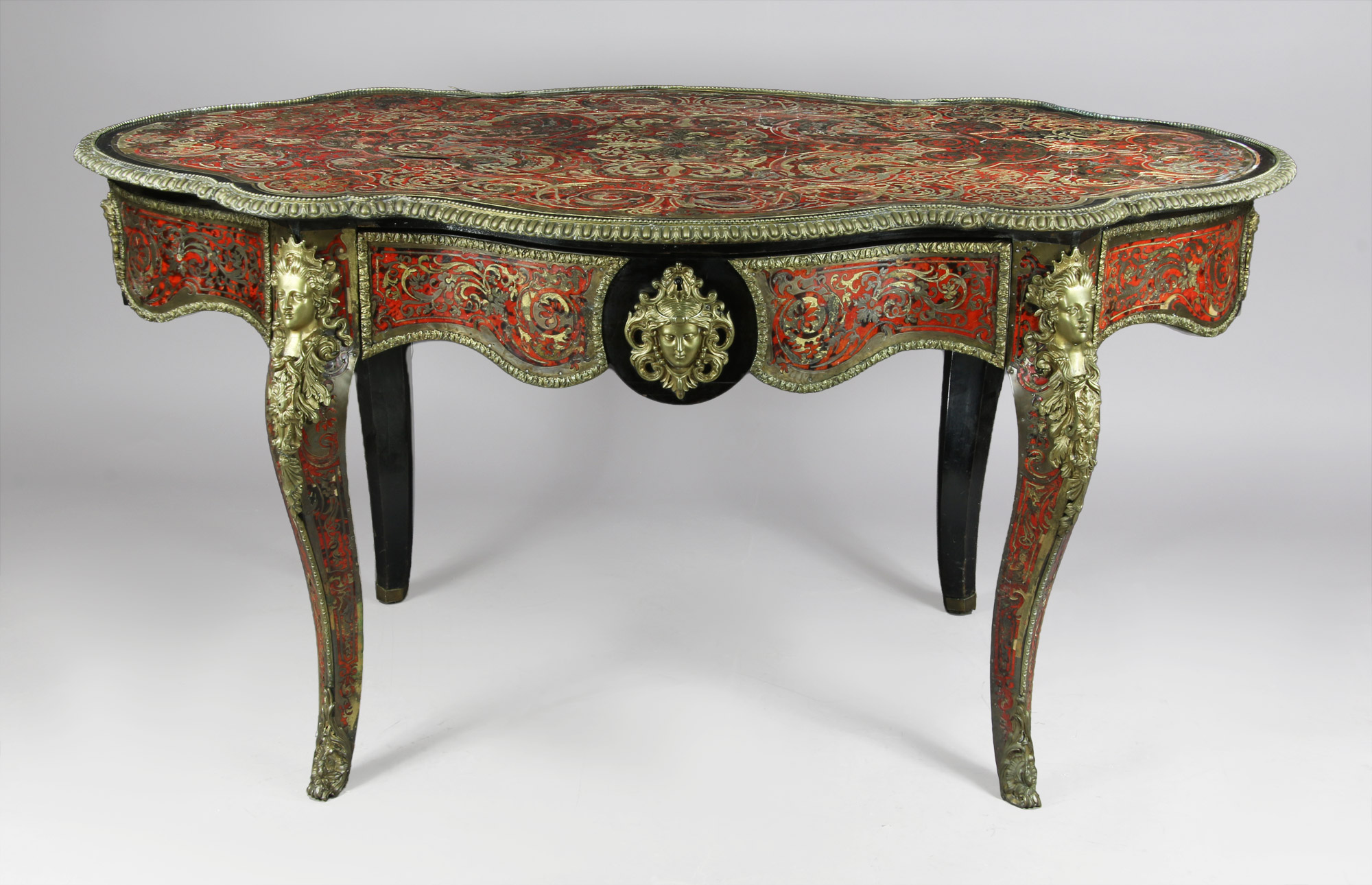  ANTIGUA MESA FRANCESA ESTILO BOULLE PARA CENTRO. 