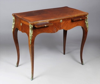 Lote 387: POUDREUSSE DE ESTILO FRANCES LUIS XV. POUDREUSSE DE ESTILO FRANCES LUIS XV.